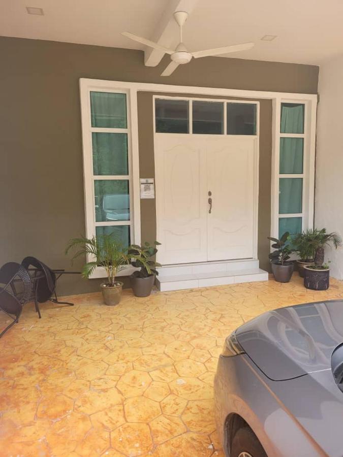 Teduhan Abqory Kuala Terengganu